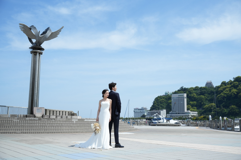 【熱海サンビーチフォト】全部込み｜ドレス・タキシード・撮影付き｜220,000円 &rarr; 165,000円