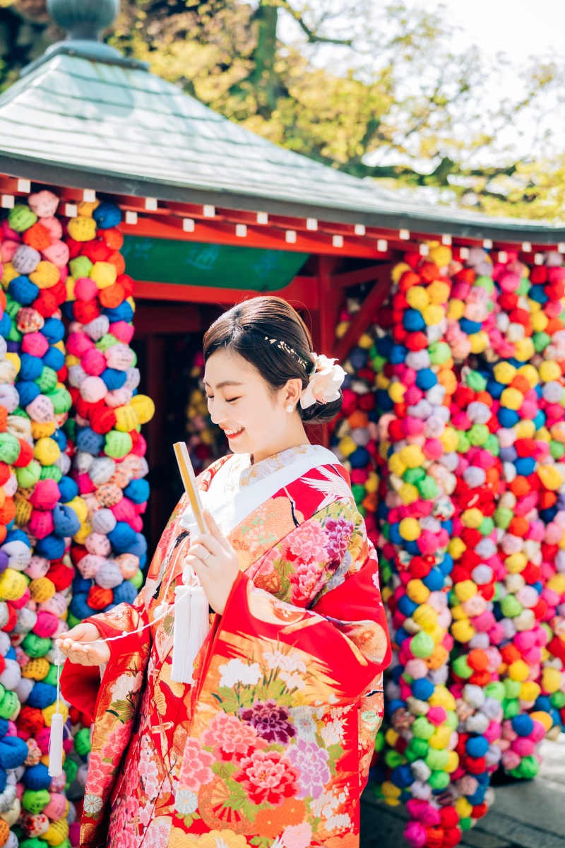 末広を使って花嫁ソロショット