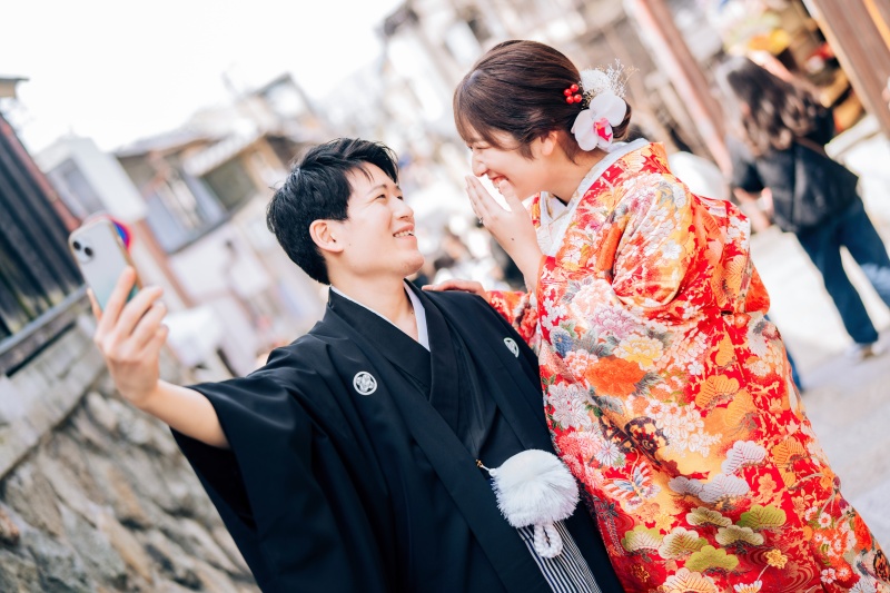 二人で一緒に撮って、貴重な自撮りポーズ