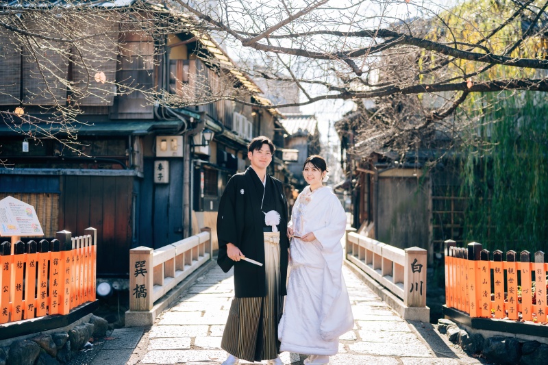 静けさに包まれた、冬の京都で特別な一枚を