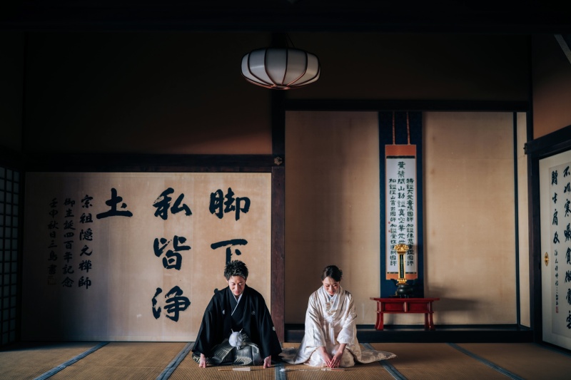 萬福寺で念願のお座りポーズ