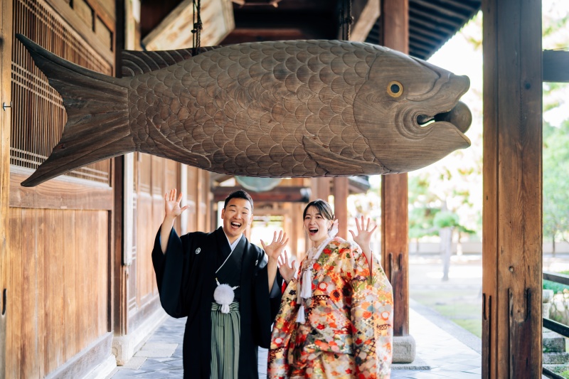 遊び心あふれる笑顔の記念写真