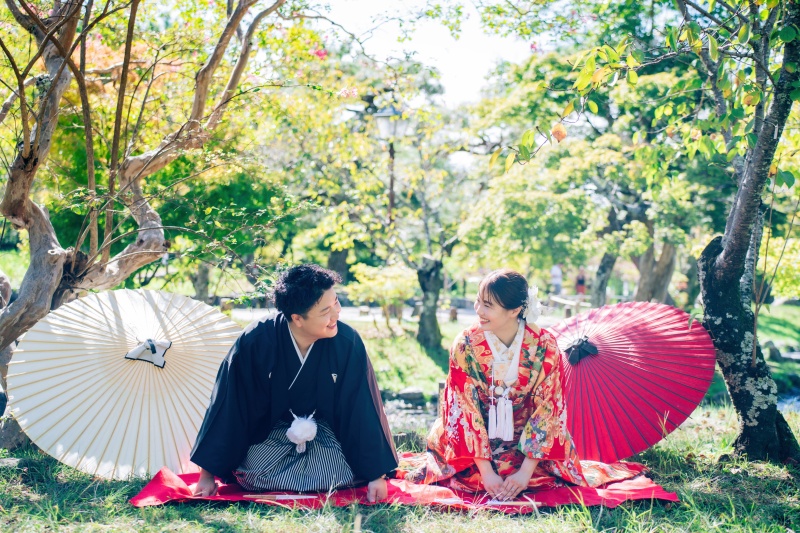 緑あふれる木陰で交わす、ほほえみの時間