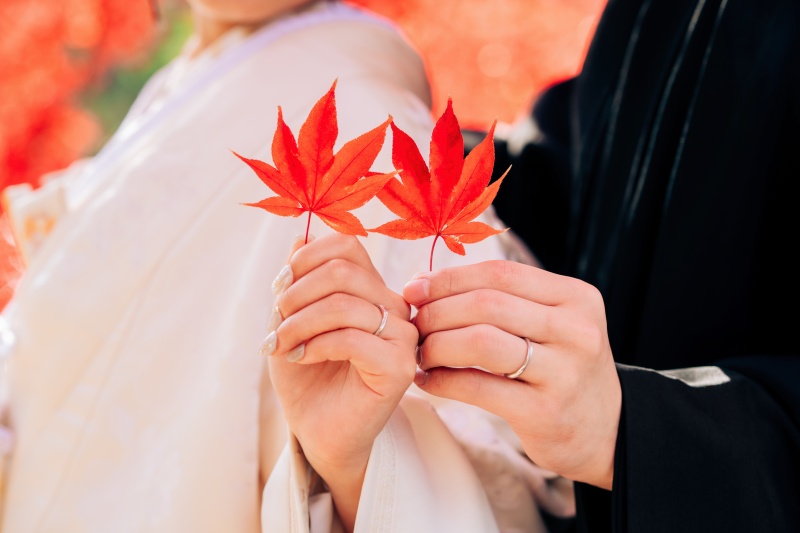 小さな紅葉に込めた、ふたりの想い