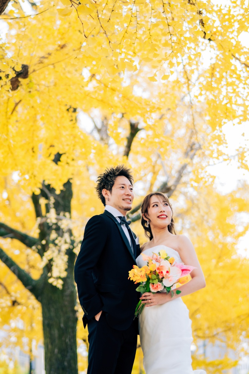 銀杏並木でまっすぐに、光のほうへ。