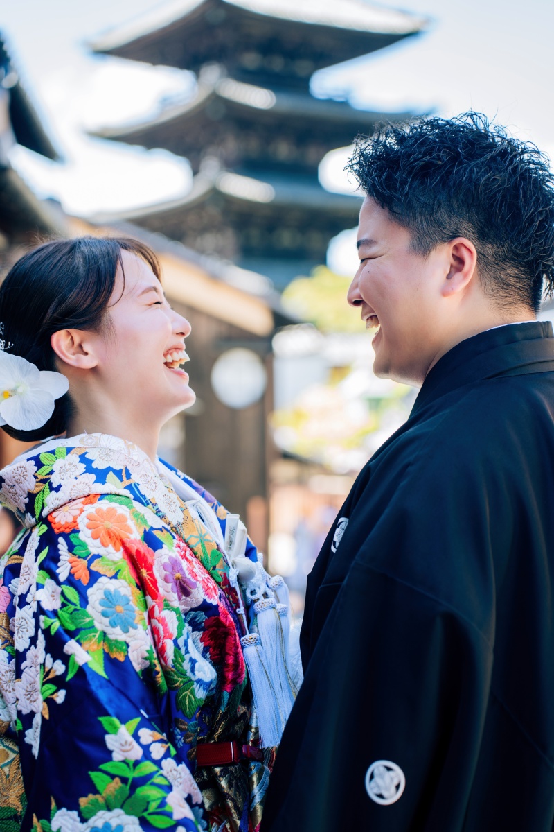 見つめ合うだけで、笑顔がこぼれる瞬間