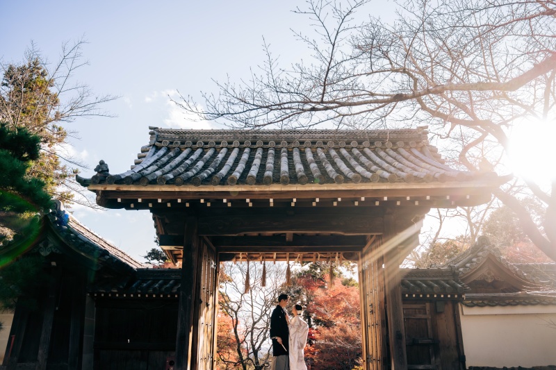 【アルバム付】+京都和装/京都洋装2着ロケ3箇所プラン+スタジオ撮影特典《魔法の美肌・細見えレタッチ付》300枚