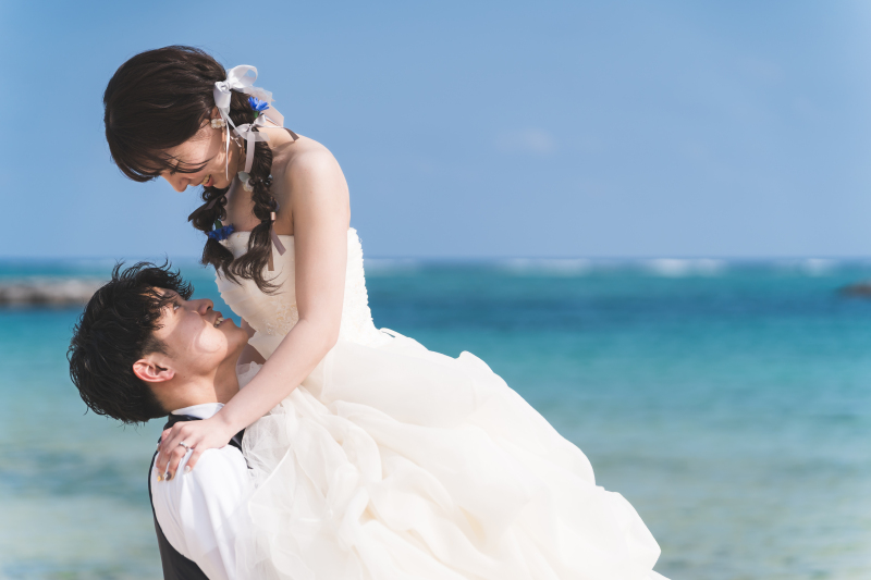 見つめ合う二人には、言葉以上の想いがあふれて♡