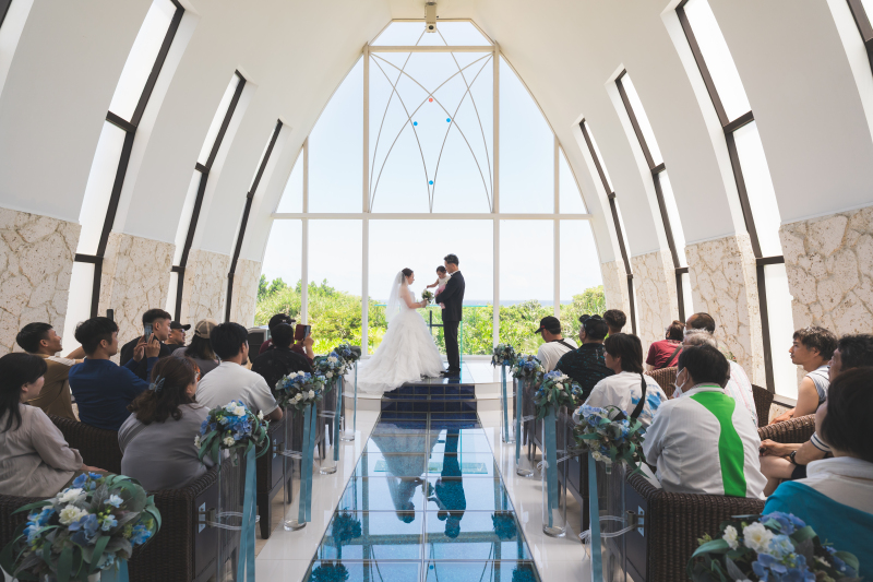 大切な友人と共にチャペル＆ビーチフォトを♡♡♡