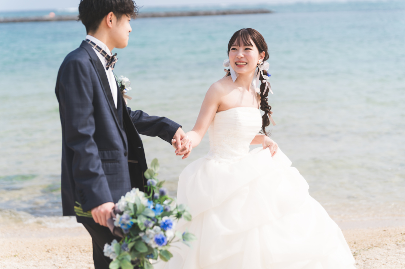 まぶしい太陽の下で交わす視線や笑顔が愛おしい時間に♡