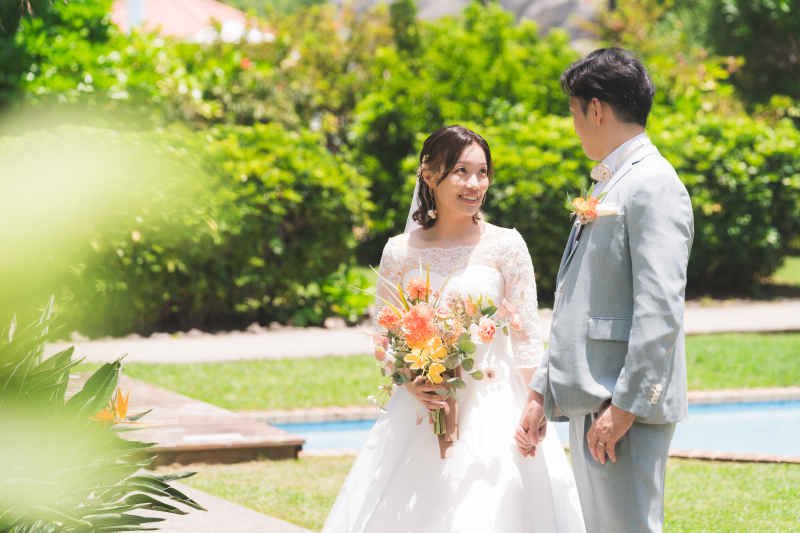 ホテルガーデンのグリーンに映える美しさ