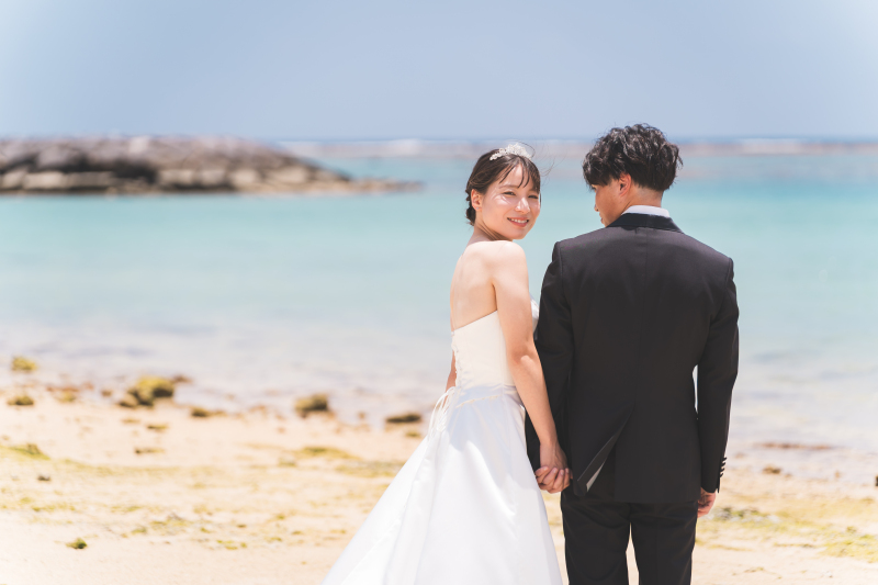 可愛い新婦様がチラッ!振り返り美人♡