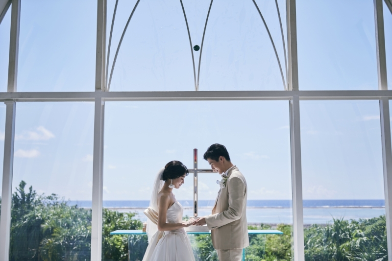 石垣島 by ワタベウェディング_衣装の試着ができる