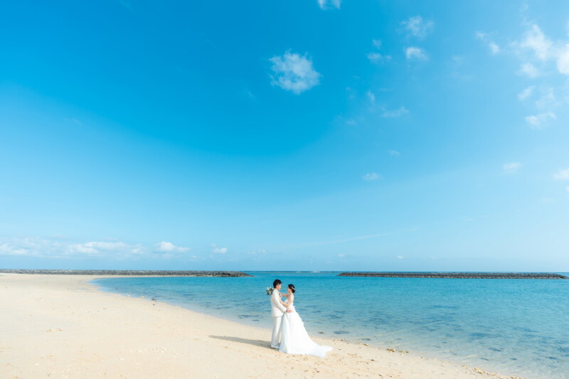 エメラルドグリーン広がる海