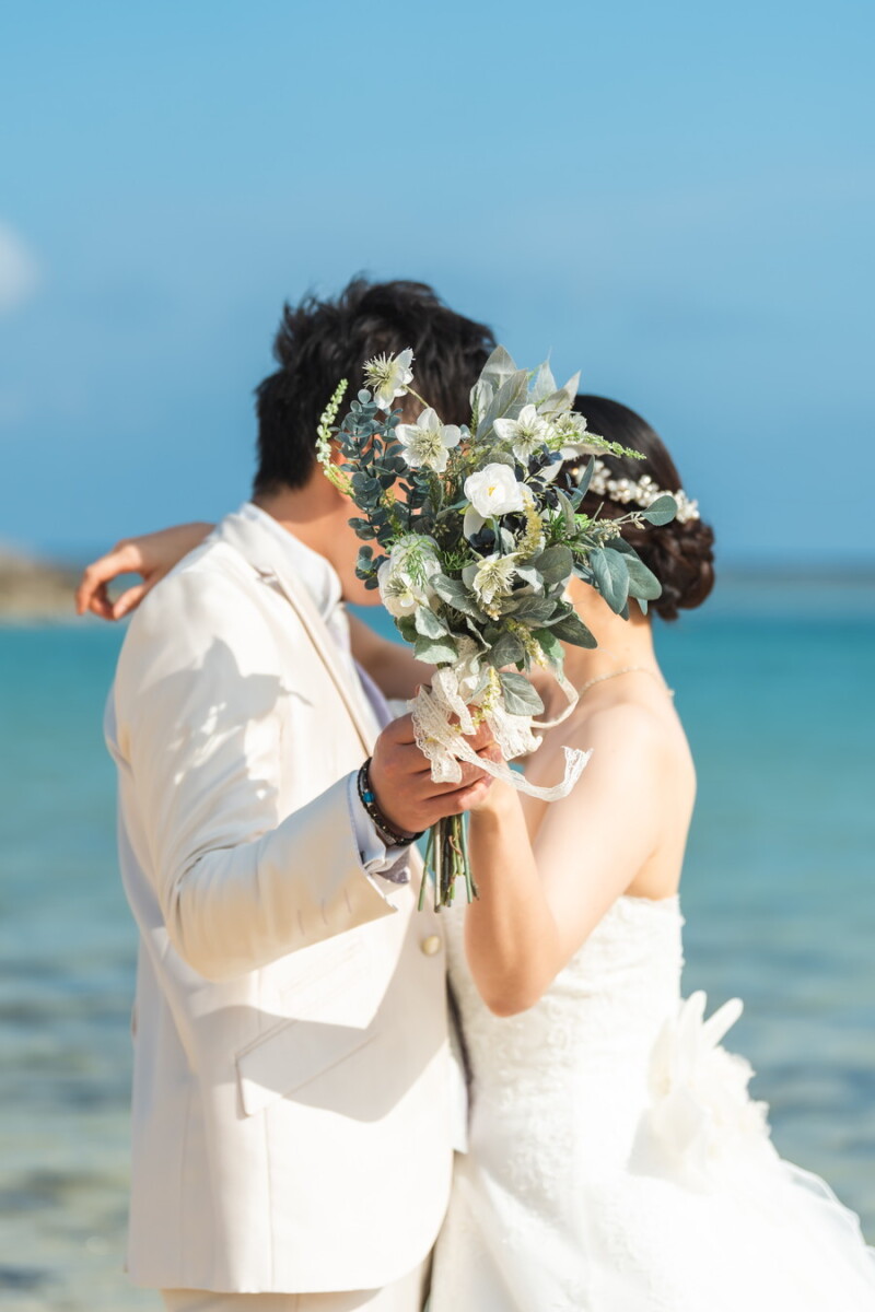 ビーチでの写真が披露宴のウェルカムスペースを彩る❤ビーチフォト+アルバム付プラン|おふたりらしい写真にゲストも笑顔に♪