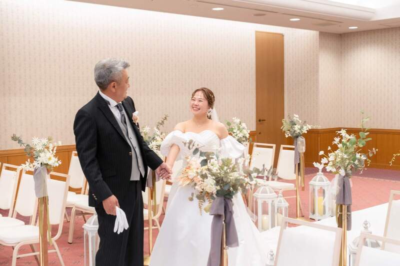 新郎様よりエスコートを