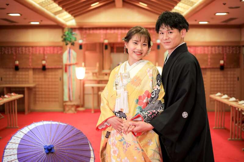 寄り添い合って
