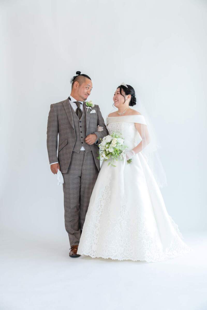 まずはお2人の全身から!