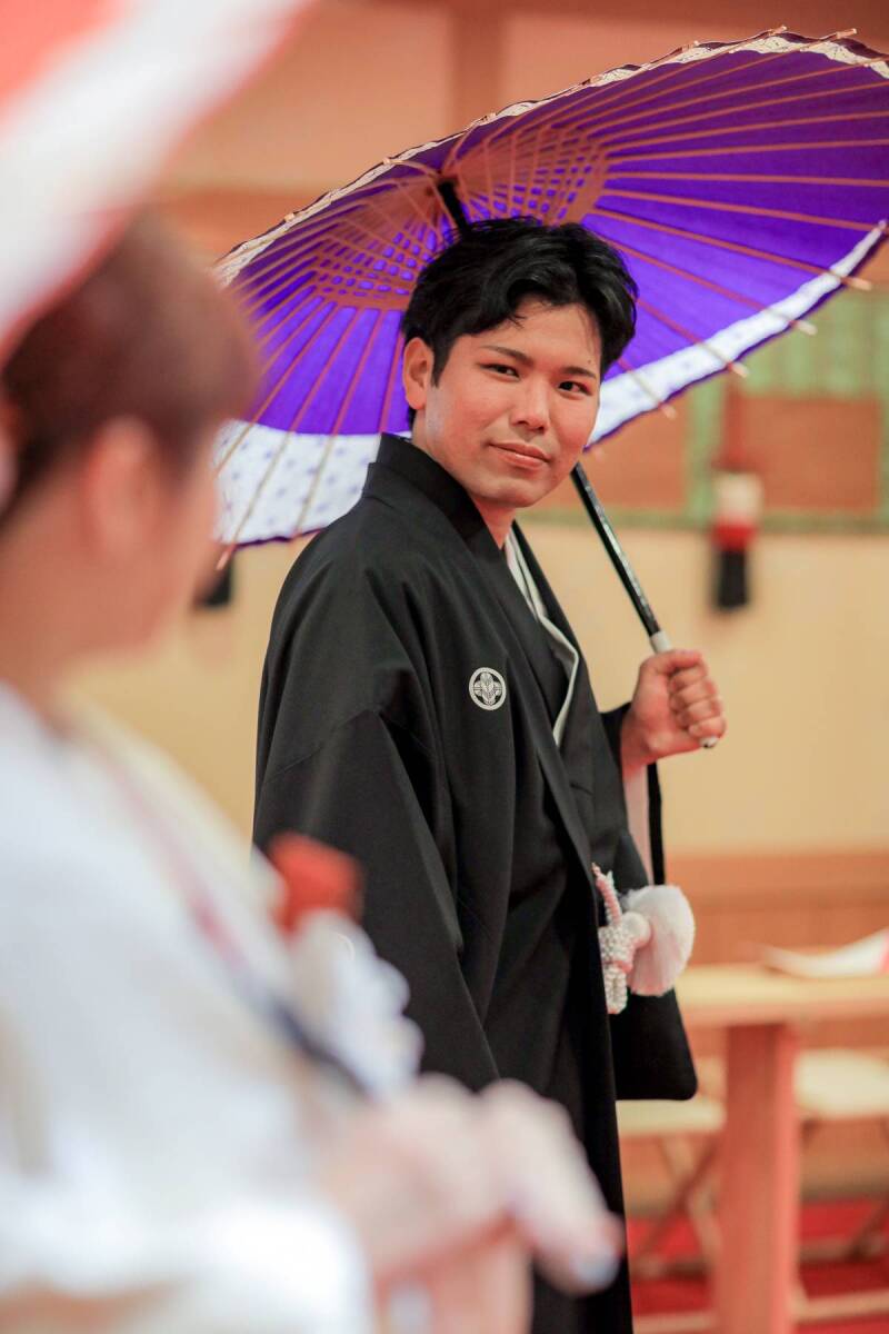 見つめる先には