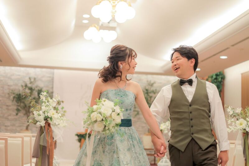 オーバーカラードレスで！