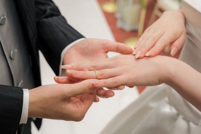 【おひろめフォト♡新しい結婚のカタチ】フォトウェディングを挙式風にアレンジ♪ご家族に見守られながらの撮影が叶います!(洋装1着)