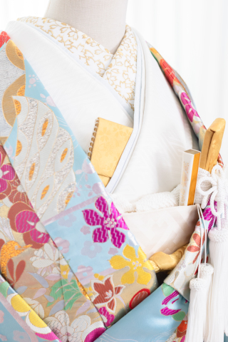 刺繍襟（小桜）