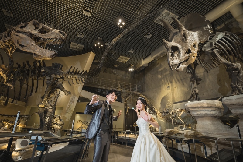 【科学博物館】撮影プラン◆新婦ヘアセット&メイク・ドレス&タキシード・1時間撮影・移動費・全データ付