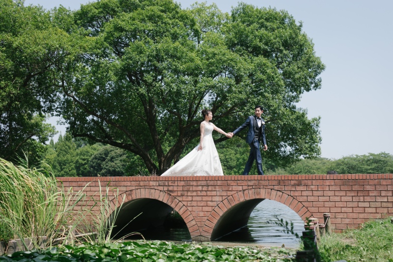 【洋装ロケ】海外の公園のような雰囲気で残す”水元公園”プラン◆ご新婦ヘアメイク・ヘアメイクアテンド・全データ・申請費・移動費込