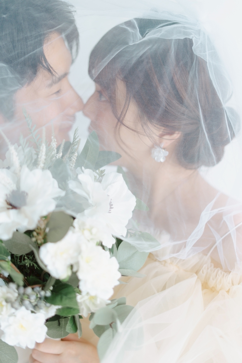 ベールをかぶってしっとりと。