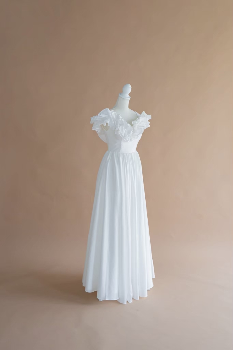 graph トーキョー_衣装の試着ができる