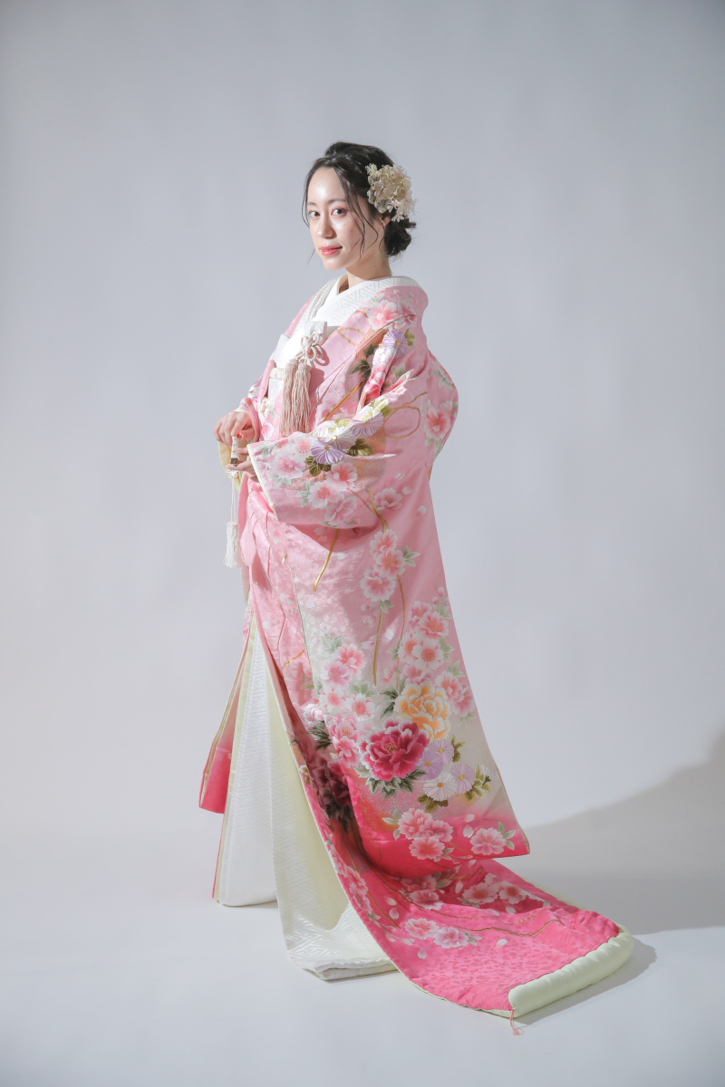 ウェディングフォトスタジオ【JOYFUL】_衣装の追加料金がない