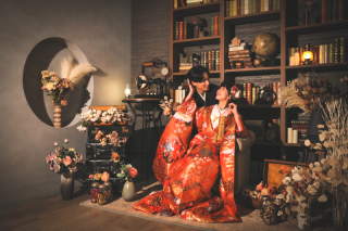 レトロモダンやアンティークな雰囲気の撮影が得意です。何年経っても見返したくなるような写真を提供できるように心がけてます！