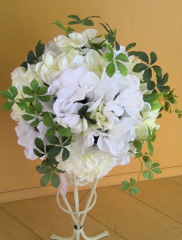 白ﾌﾞｰｹ(ﾗｳﾝﾄﾞ) 