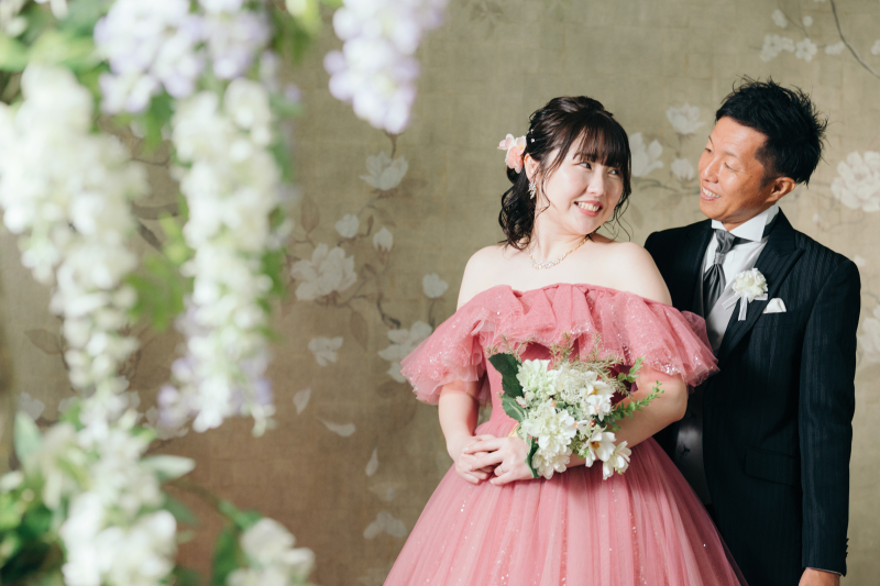 ピンクのカラードレスでお召し替え