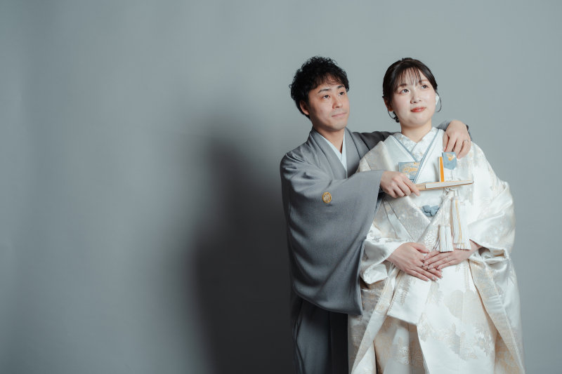 和装はシンプルにスタジオ撮影