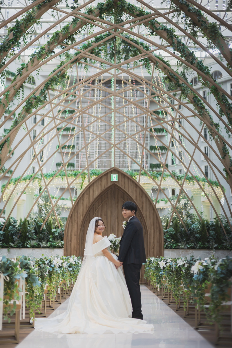 開放感があるアクアリウムチャペルでのご撮影