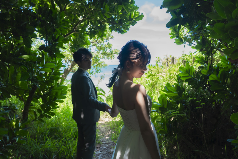 ◆◇南国感あふれる鮮やかなグリーン撮影も◇◆宮古島は海だけではありません!大自然も撮影できるスポットも沢山です◎ビーチ沿いには、まるで森に一歩足を踏み入れたような大自然スポットもあるのが宮古島の魅力