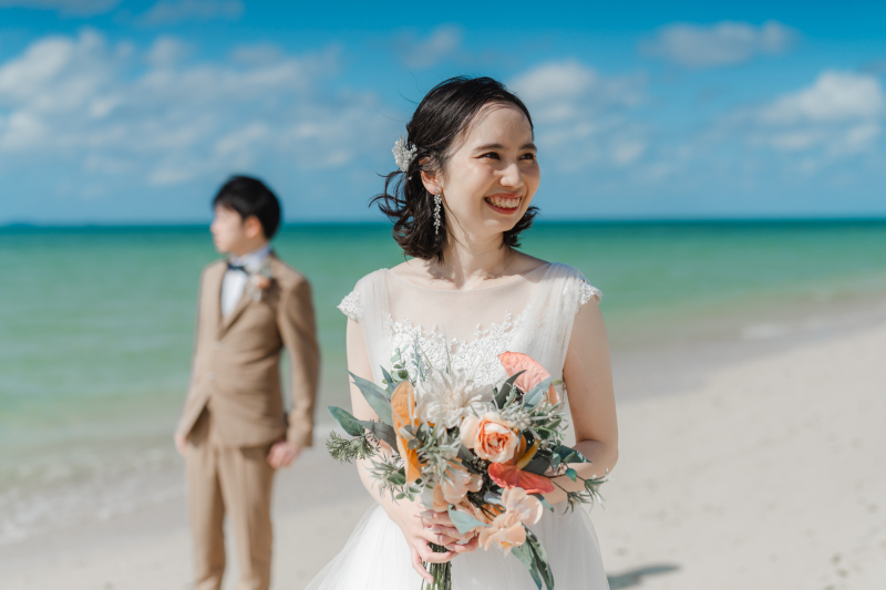 ※沖縄本島限定※【ベーシックフォトプラン+新婦カウンセリング付きヘアメイク】◇撮影地:天然ビーチ◇プロによるカウンセリング付き☆
