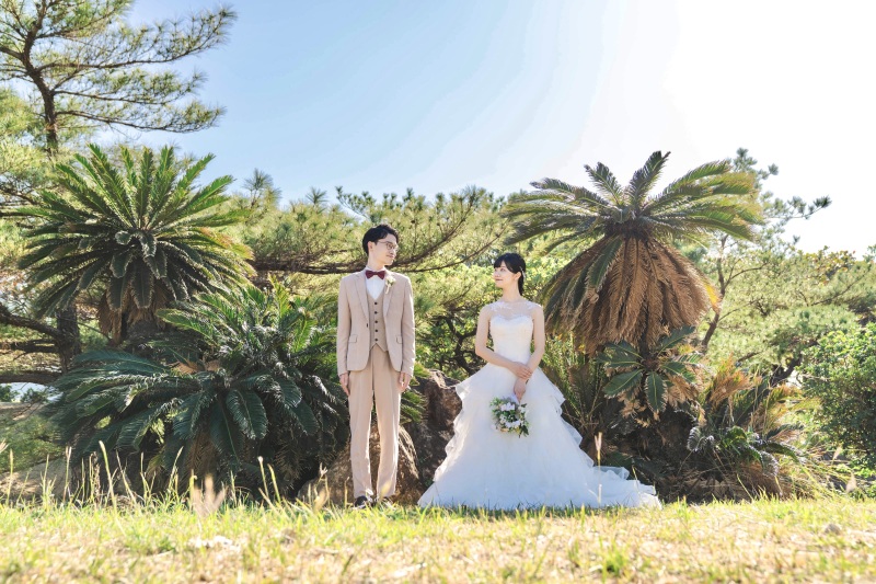 ※沖縄本島限定※【プレミアムフォトプラン】◇撮影地:ビーチ&グリーン◇衣装/ヘアメイク/撮影小物/所要時間120分〜150分