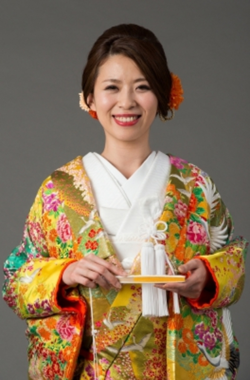 3-032 遠山枝垂桜に鶴