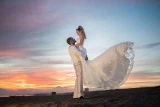 その場所の地形、太陽の位置等を考慮しながら、構図にもこだわって撮影します。希望のイメージ、リクエストにも柔軟に応えられるので、なんでも気軽に相談してください！