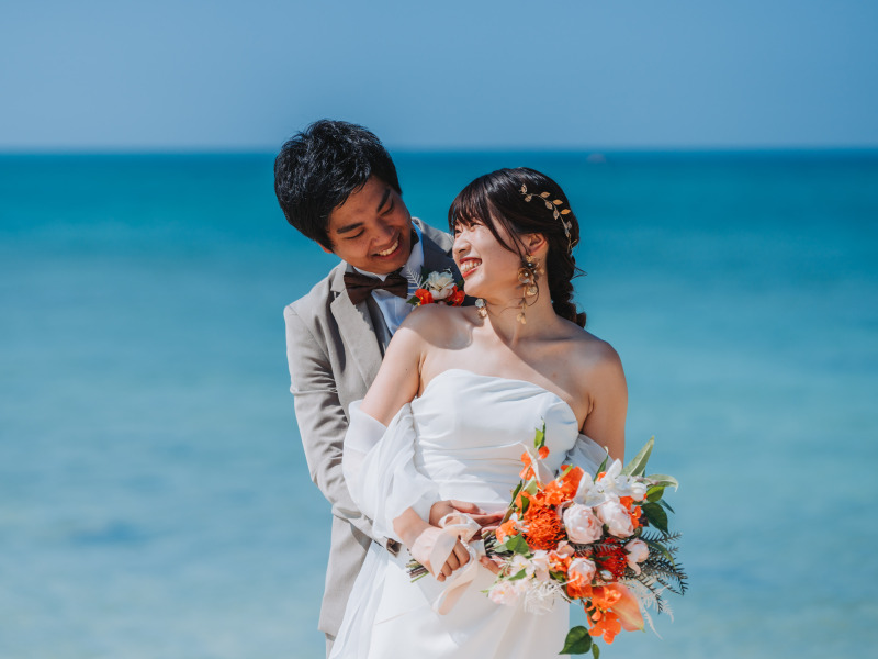 新郎様のバックハグ♡