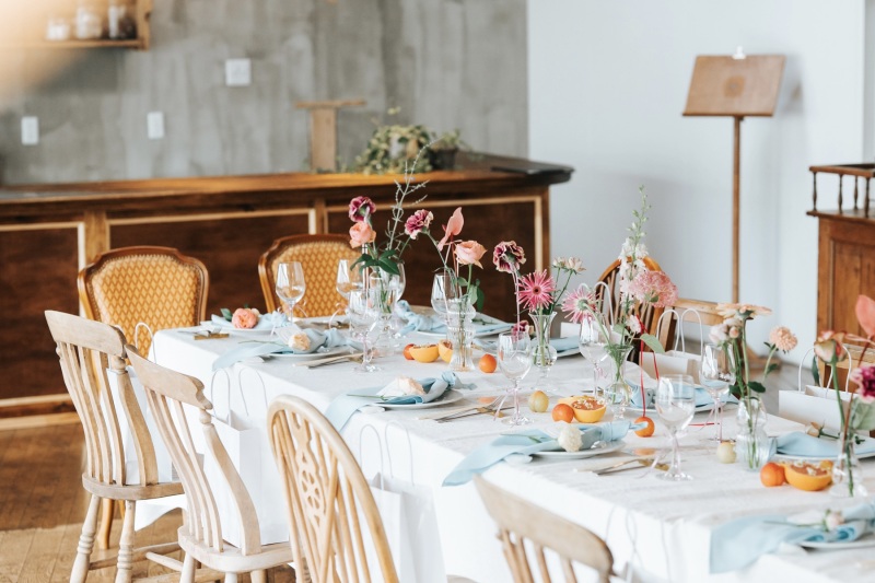 彩りと遊び心でお迎えする、祝福のテーブル