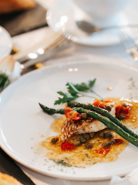 【9月末までのご成約特典】会食フルコース6名様分プレゼント！撮影＋会食付‖311,300円→258,500円