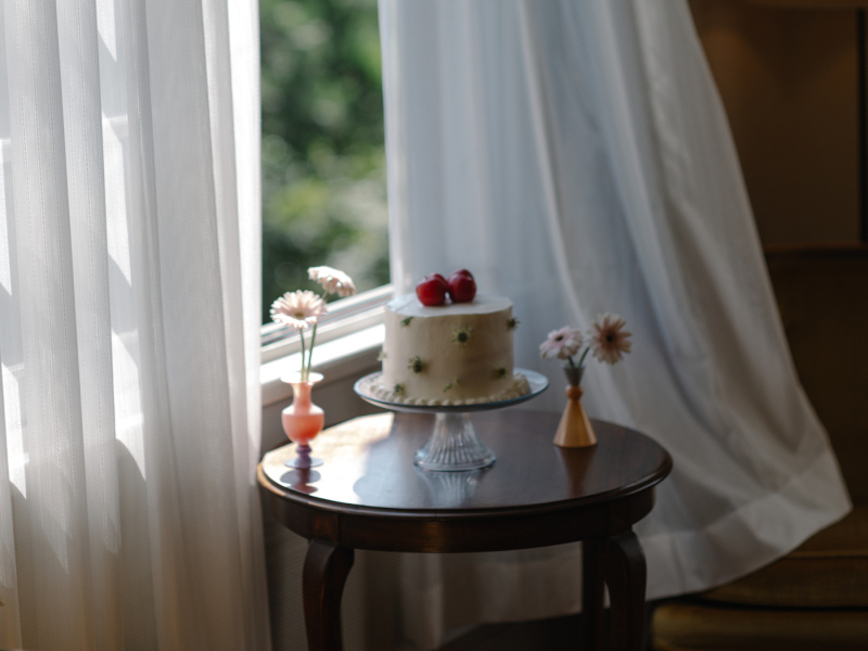 【ウェディングケーキセットプラン】撮影スポットが選べてお得!(スタジオ・カフェ)
