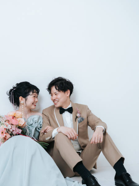 【シンプル背景のスタジオプラン】洋装1点