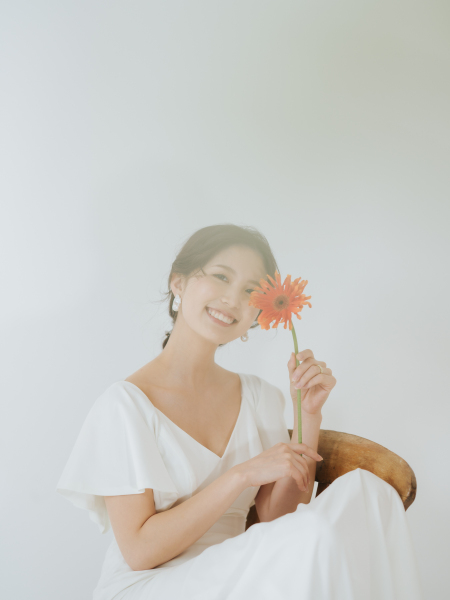 【シンプル背景のスタジオプラン】洋装1点