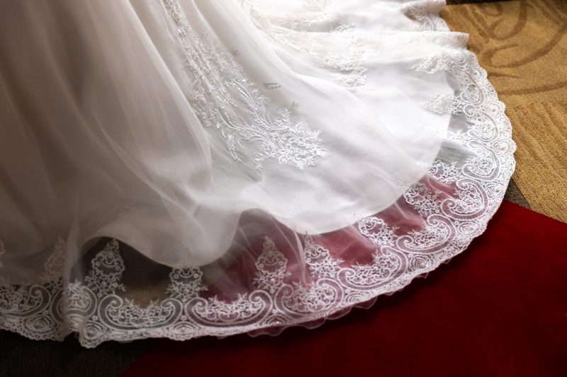 様々なテイストのドレスからお気に入りの一着を