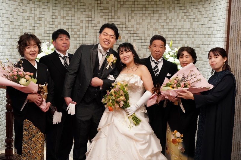 【挙式+6名様会食付+洋装フォト/スタンダードプラン】挙式・撮影の後にご家族様でお食事をゆっくりとお楽しみいただけます♪