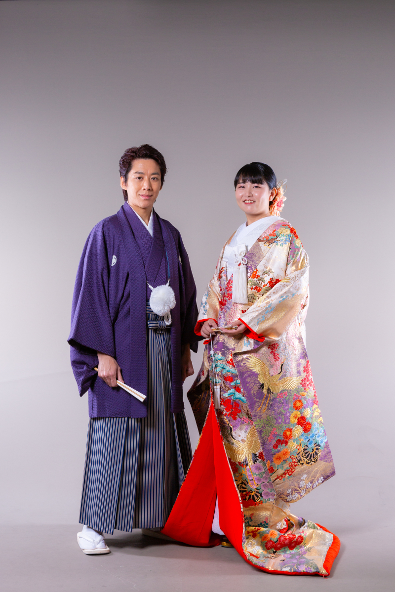 【和装データ2カット写真台紙付プラン】スタジオ内背景スクリーン前で撮るフォーマルな結婚写真★シンプルな撮影をご希望な方はこちら♪